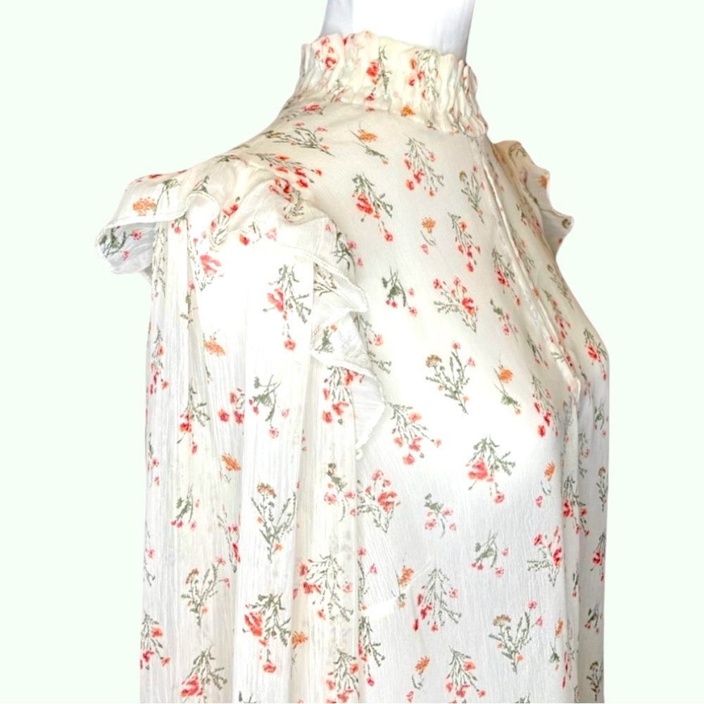 Flirty white blouse with flower petal bunches, L, pretty key-hole cut outs